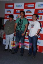 Ajay Devgan promotes _Toonpur Ka Superrhero_ at Big Cinemas in Ghatkopar on 20th Dec 2010 (23).JPG